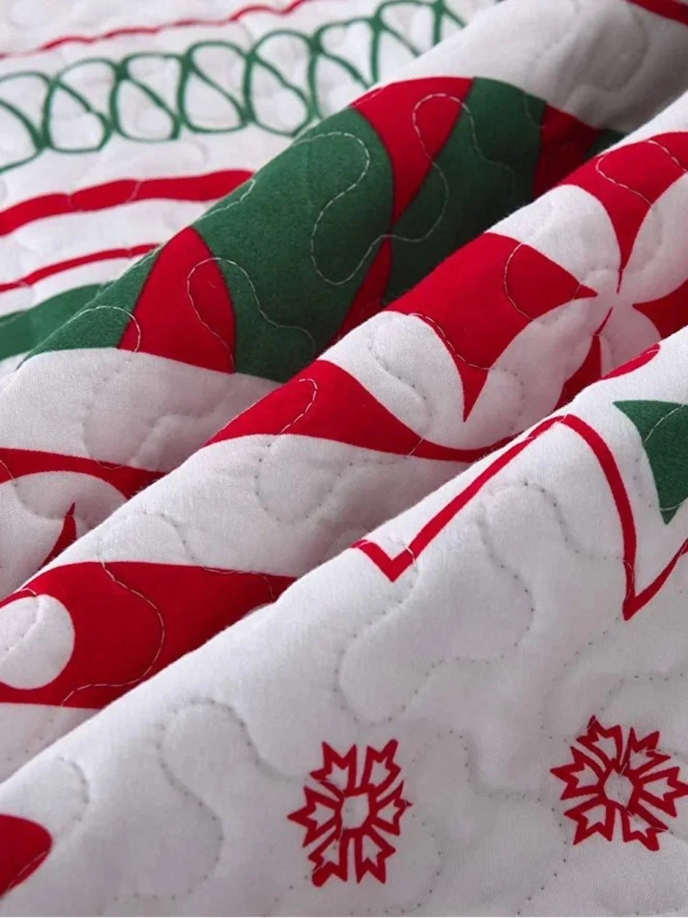 Festive Red & Green Reindeer 2 piece Twin Quilt Set